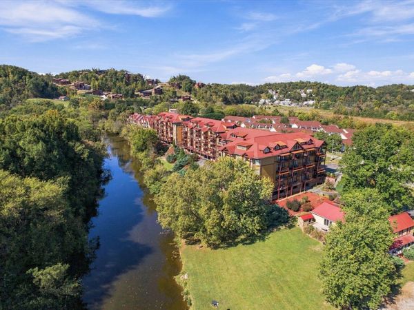 527 River Place Way , Unit 511, Sevierville, TN 37862