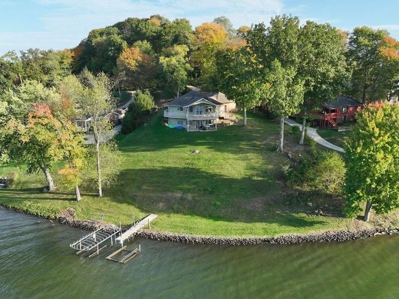 72 Cheyenne Trail, Malvern, OH 44644 Photo 2