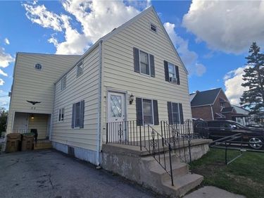 22 Beechwood Place, Buffalo, NY 14225