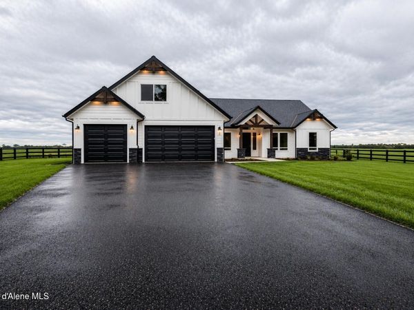 1533 W Remmick Street , Hayden, ID 83835