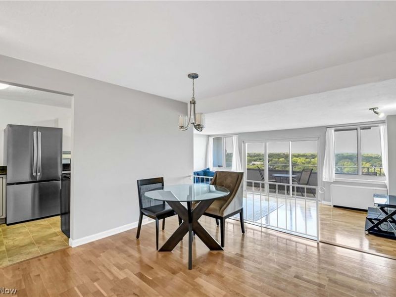 12900 Lake Avenue, Unit 1821, Lakewood, OH 44107 Photo 3