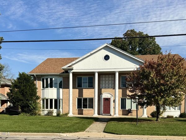 2130 Richards Road , Ottawa Hills, OH 43606