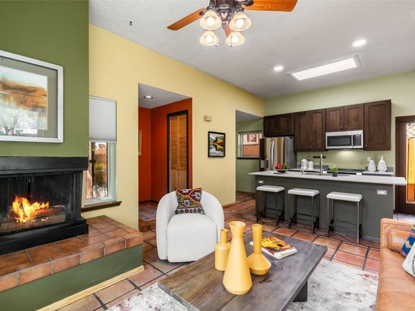 917 Placita Chaco, Santa Fe, NM 87505