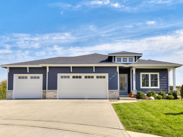 605 NW Somerset Court , Ankeny, IA 50023