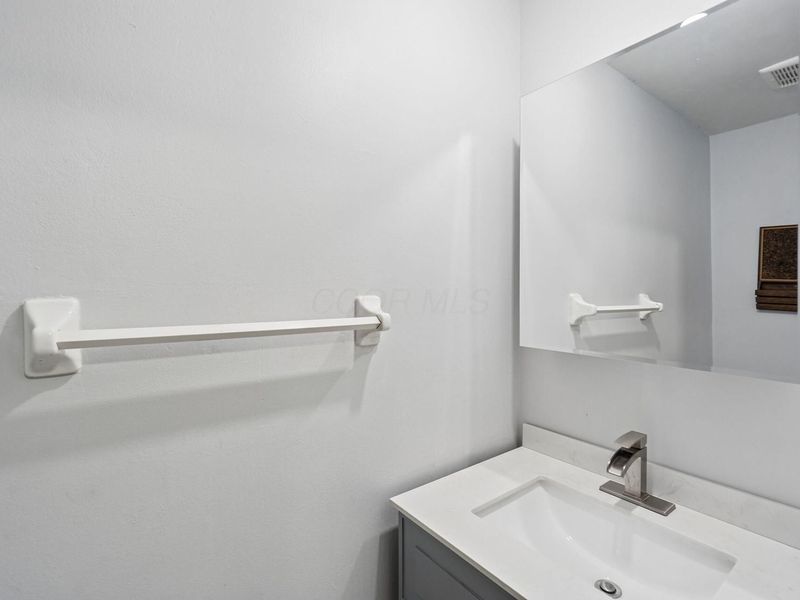 6261 Braiden Court, Unit B, Columbus, OH 43213 Photo 31