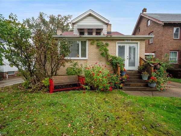 17816 Woodbury Avenue , Cleveland, OH 44135