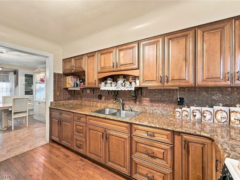 17816 Woodbury Avenue, Cleveland, OH 44135 Photo 12