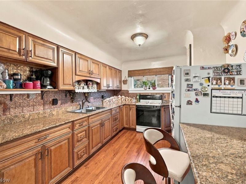 17816 Woodbury Avenue, Cleveland, OH 44135 Photo 13