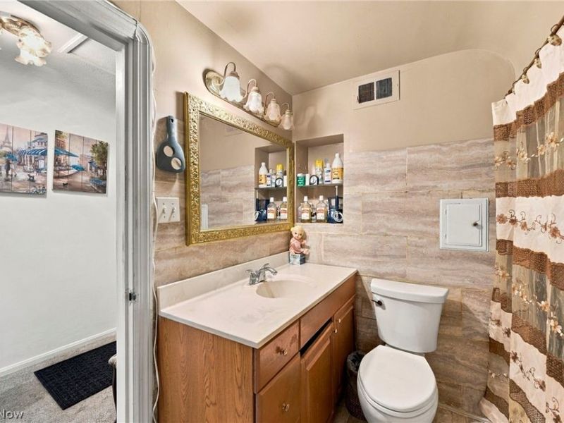 17816 Woodbury Avenue, Cleveland, OH 44135 Photo 23