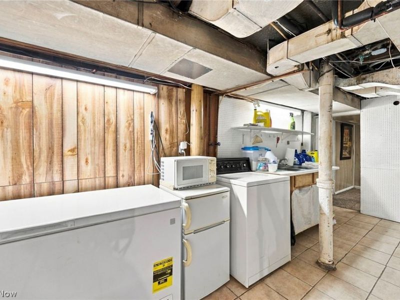 17816 Woodbury Avenue, Cleveland, OH 44135 Photo 30