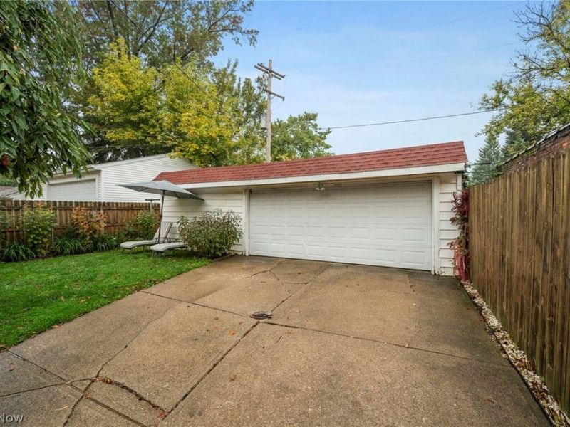 17816 Woodbury Avenue, Cleveland, OH 44135 Photo 37