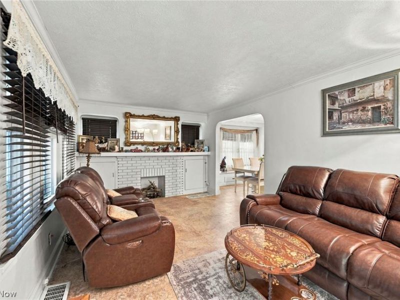 17816 Woodbury Avenue, Cleveland, OH 44135 Photo 4