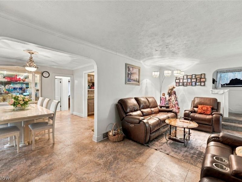 17816 Woodbury Avenue, Cleveland, OH 44135 Photo 7