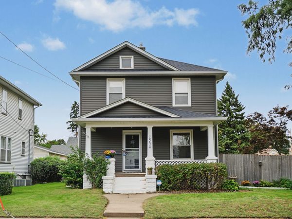 1554 W High Street, Davenport, IA 52804