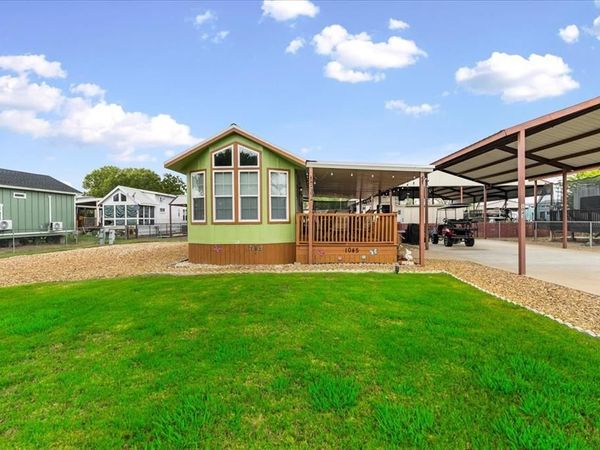 1045 Pelican Isle Drive , Kerens, TX 75144