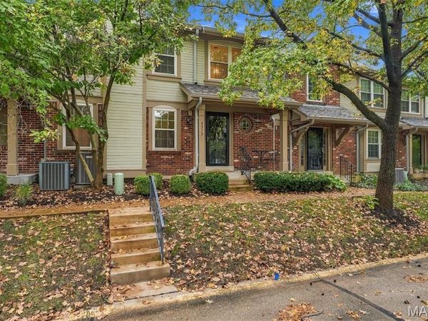 5319 N Kenrick Parke Drive, Shrewsbury, MO 63119