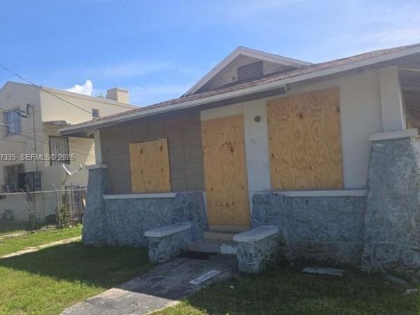 140 NW 60th St , Miami, FL 33127