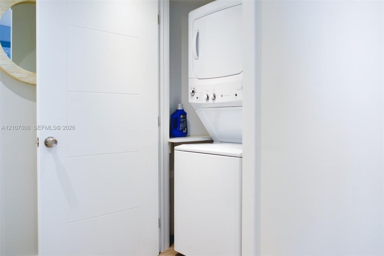 6039 Collins Ave , Unit 937, Miami Beach, FL 33140 Photo