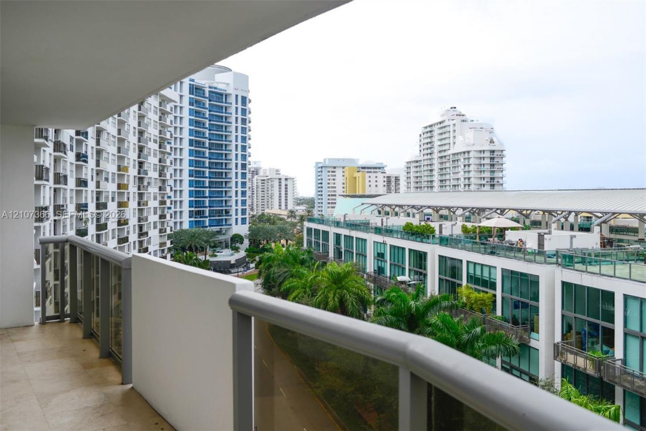 6039 Collins Ave , Unit 937, Miami Beach, FL 33140 Photo