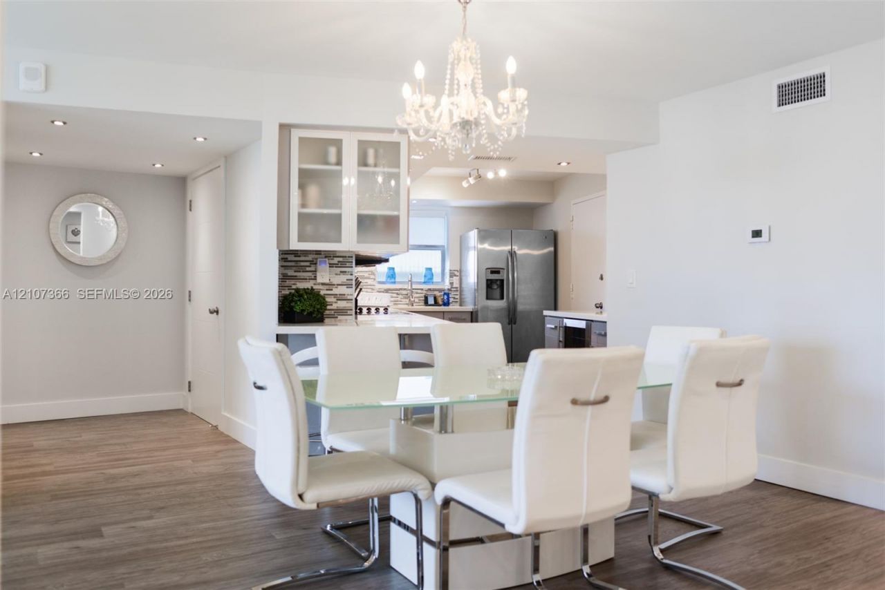 6039 Collins Ave , Unit 937, Miami Beach, FL 33140 Photo