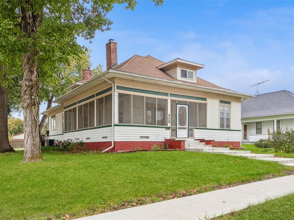 409 S 3rd Street, Indianola, IA 50125
