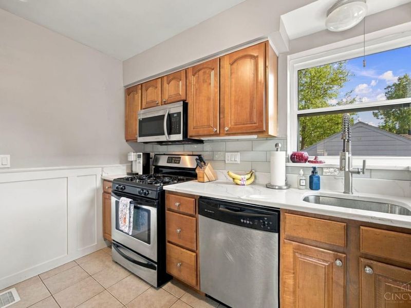 7822 Moss Court, Deer Park, OH 45236 Photo 12