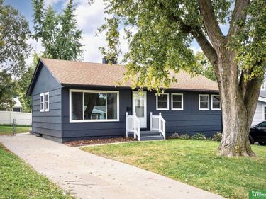 7707 Lafayette Avenue, Omaha, NE 68114