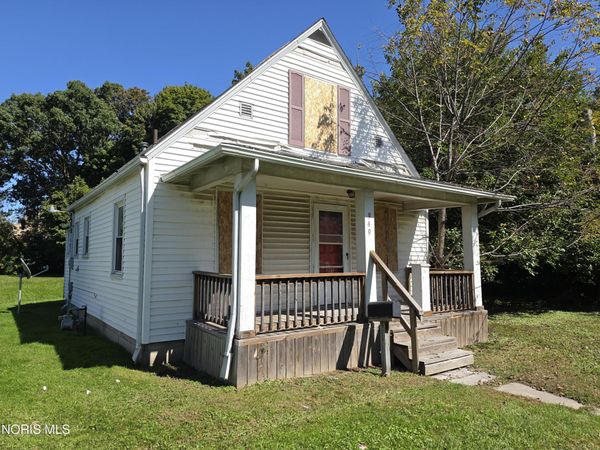 949 Ansonia Street, Oregon, OH 43616