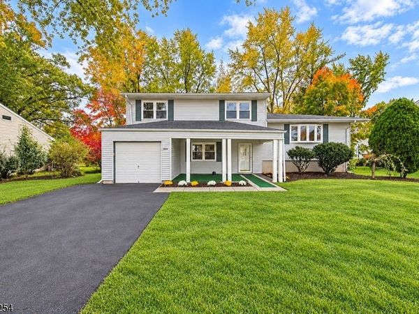 6 Renault Dr, Mount Olive, NJ 07836