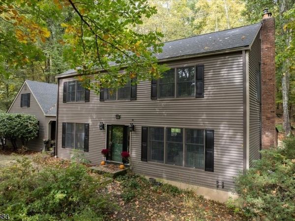 4 Scenic Falls Rd, Washington, NJ 07853