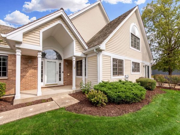820 Braeman Court , Libertyville, IL 60048