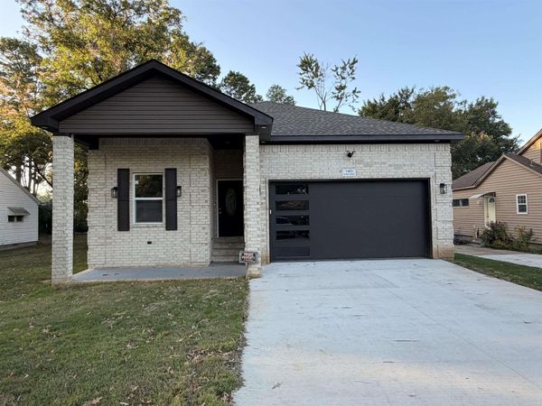 1403 W Matthews , Jonesboro, AR 72401