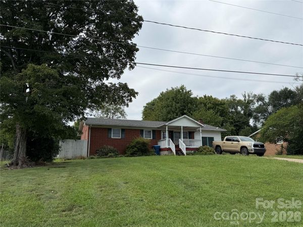 5507 Valley Field Road , Hickory, NC 28602