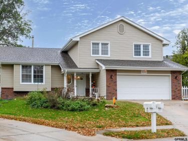 1208 Castana Circle, Papillion, NE 68046