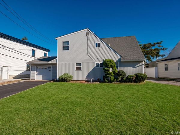 148 Kingfisher Road, Levittown, NY 11756