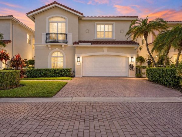 1516 Breakwater Ter , Hollywood, FL 33019