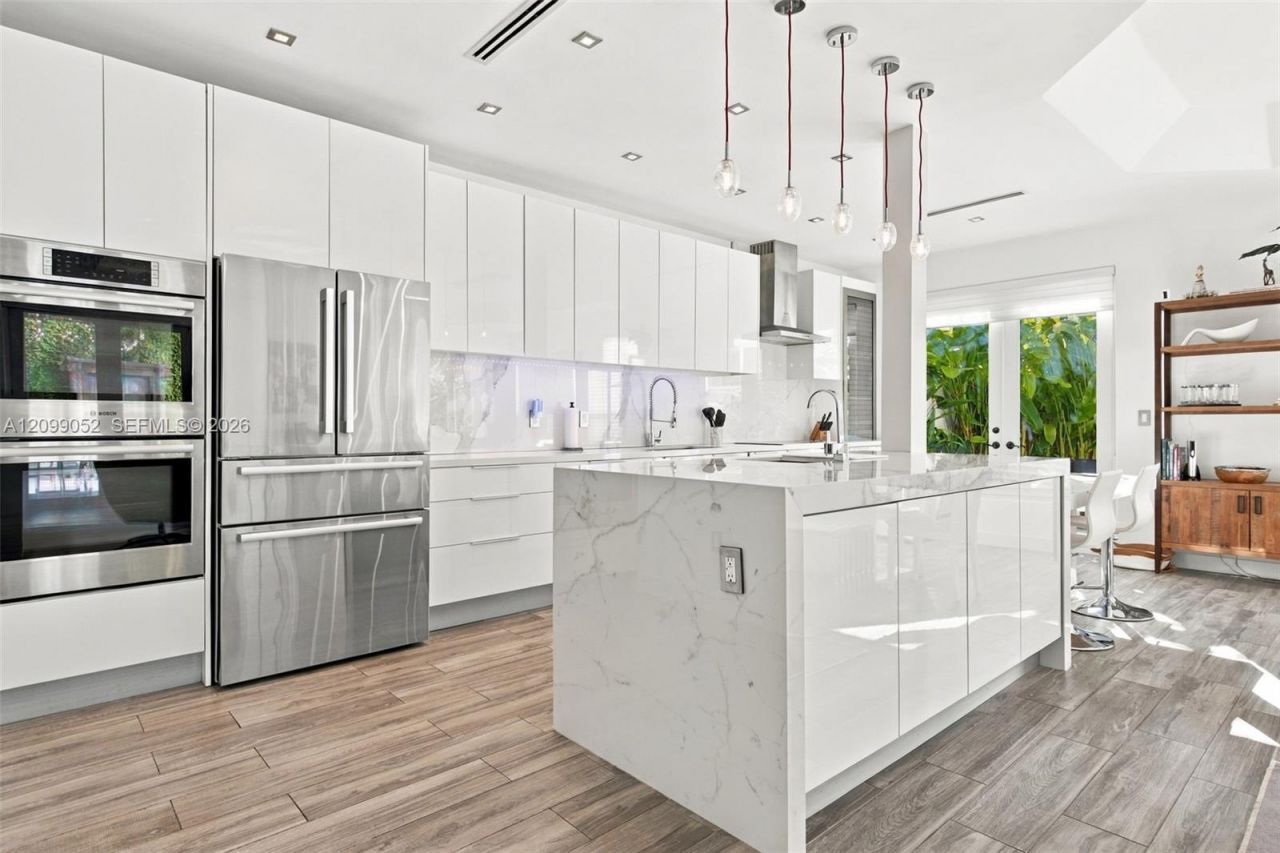 1516 Breakwater Ter , Hollywood, FL 33019 Photo