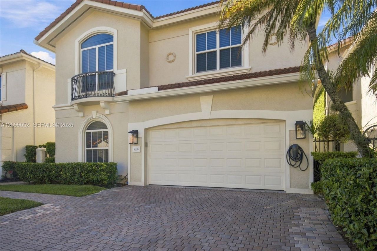 1516 Breakwater Ter , Hollywood, FL 33019 Photo