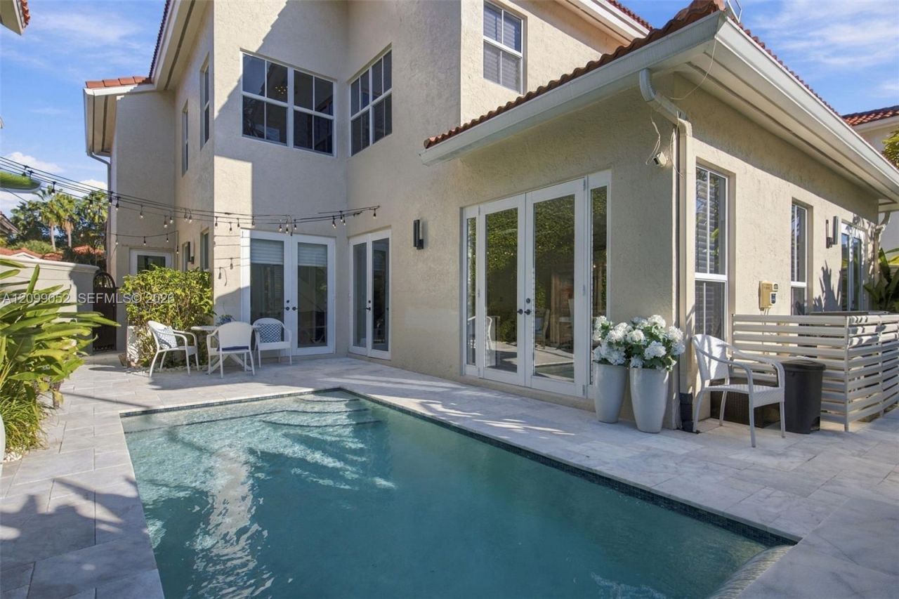 1516 Breakwater Ter , Hollywood, FL 33019 Photo