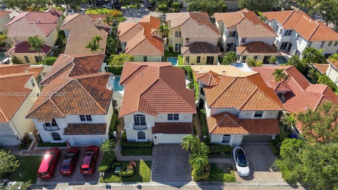 1516 Breakwater Ter , Hollywood, FL 33019 Photo