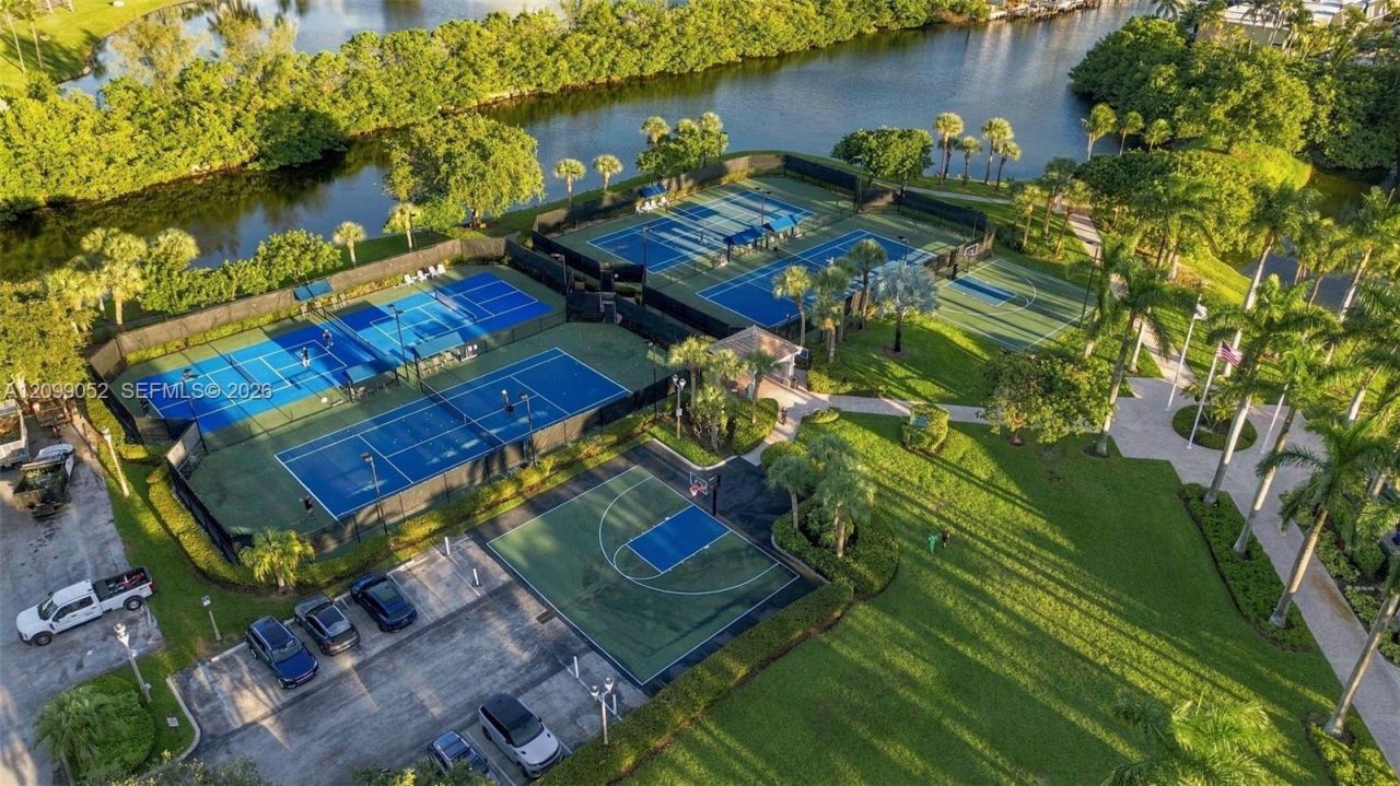 1516 Breakwater Ter , Hollywood, FL 33019 Photo