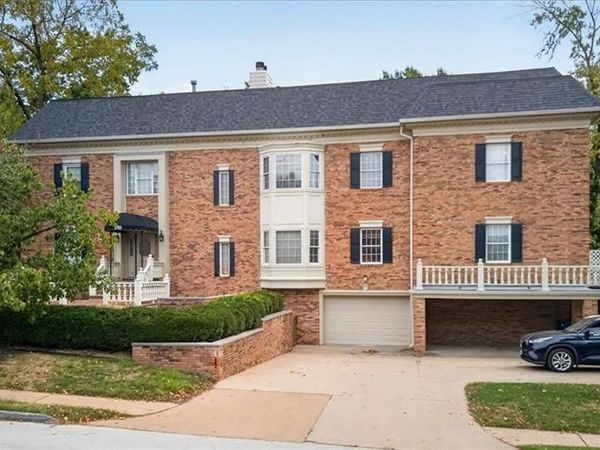 210 N Taylor Avenue , Unit B, Kirkwood, MO 63122