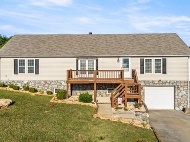 1019 Park Mountain Terrace, Huddleston, VA 24104