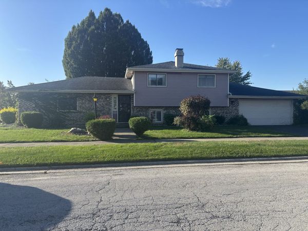 18506 Clyde Avenue , Lansing, IL 60438