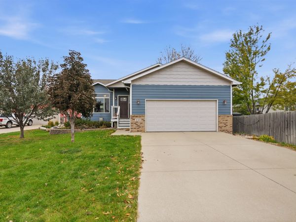 445 N Jenny Ave, Tea, SD 57064