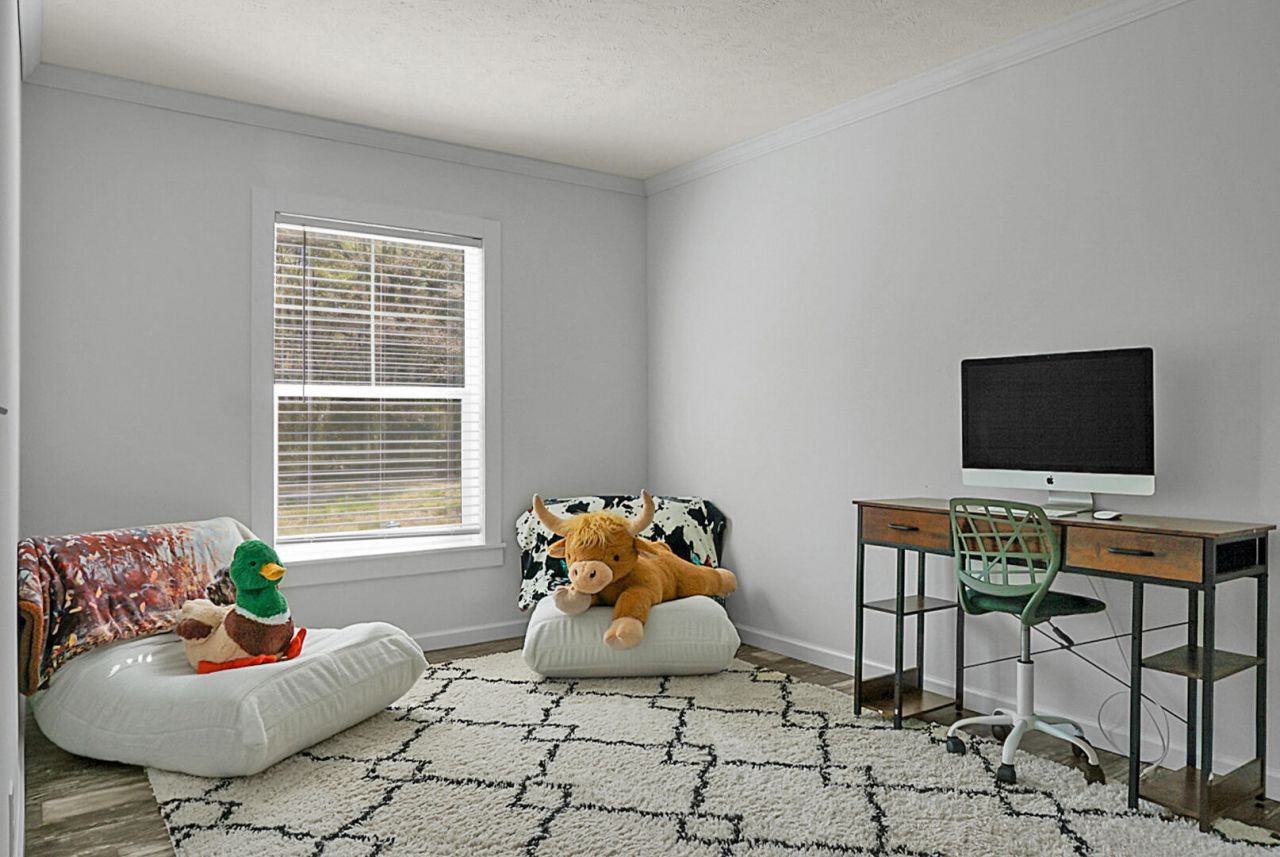 274 Rae Lane Photo 44