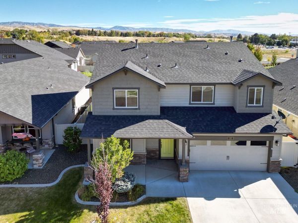 32 N Wooddale Ave, Eagle, ID 83616