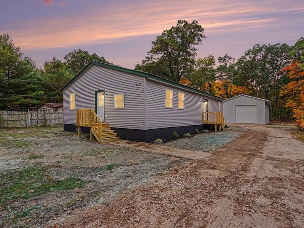 1293 West Street, Muskegon, MI 49442