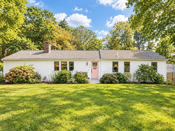 376 Nottingham Dr, Barnstable, MA 02632