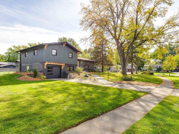 6955 PARKVIEW Drive, Downers Grove, IL 60516